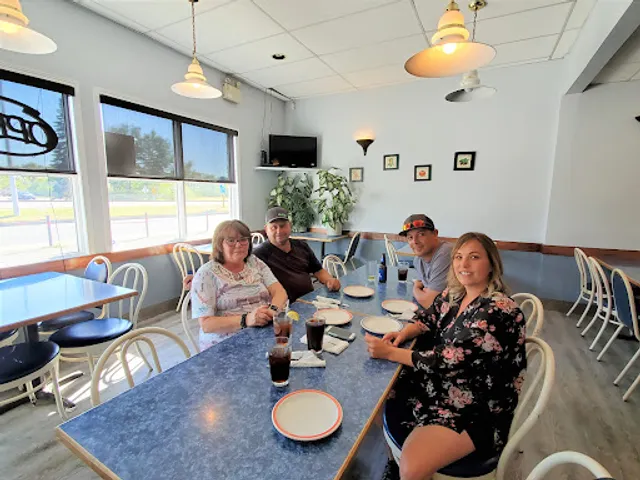 Smiley's Restaurant & Lounge