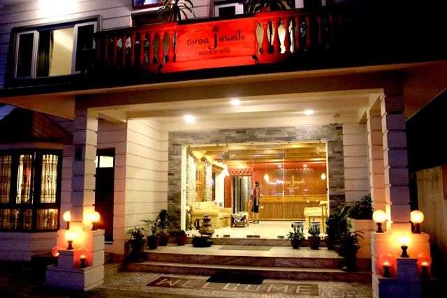 Three Jewels Boutique Hotel