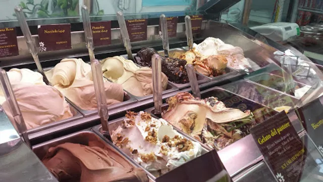 Gelateria & Creperia - Michel