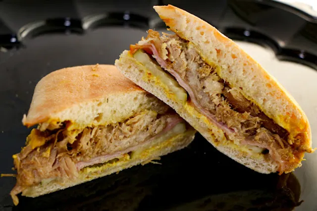 Steamboat Deli & Outlet