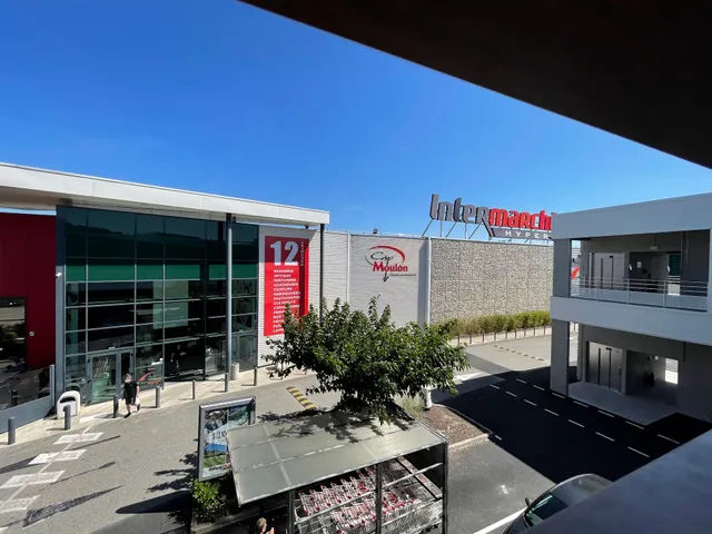 Centre Commercial Cap Moulon