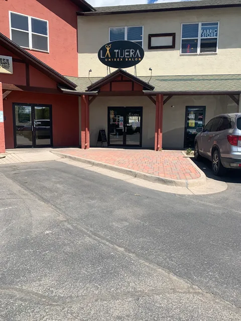 La Tijera Unisex Salon