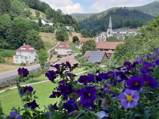 Steepleview House - Vacation Apartments & Guestrooms