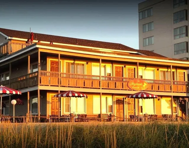 Skylark Beach Inn