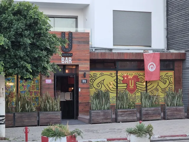 The Saloon - Restaurant & Lounge