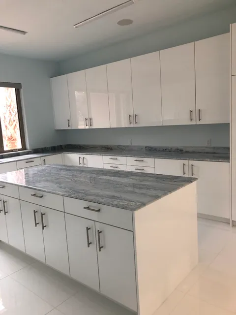 Lazaro's Cabinets & Furniture