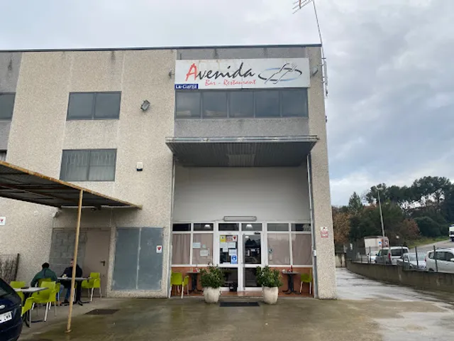 Avenida Bar Restaurant