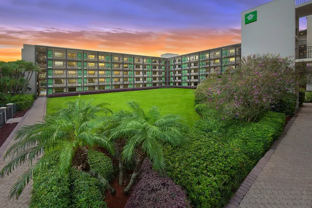 Wyndham Garden Lake Buena Vista Disney Springs Resort Area