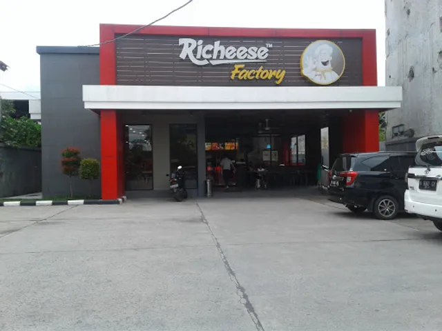 Richeese Factory Sudirman Semarang