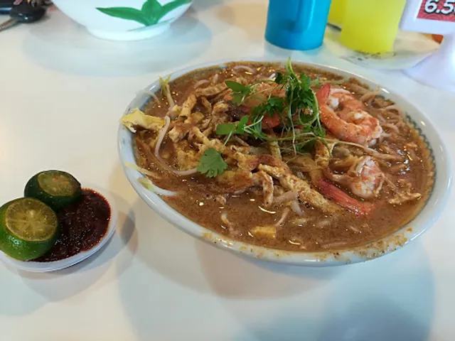 Mom's Laksa