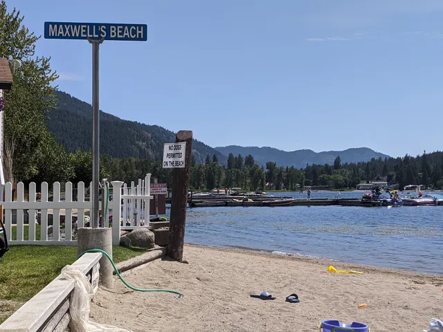 Christina Lakeside Resort