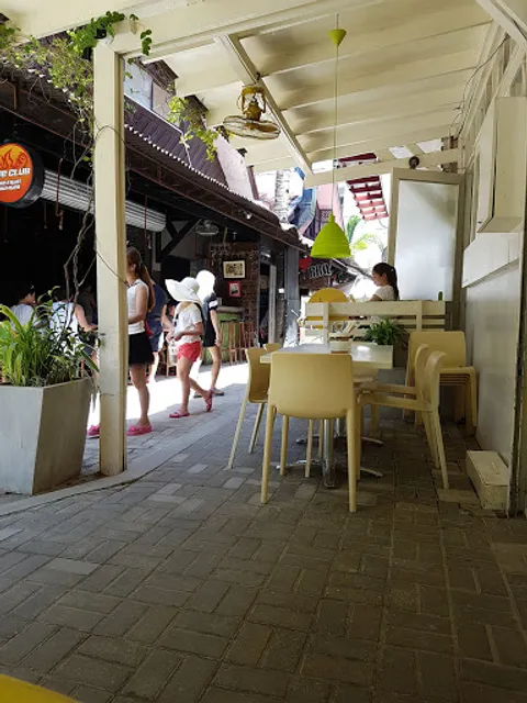 SteamPunk Burgers Boracay