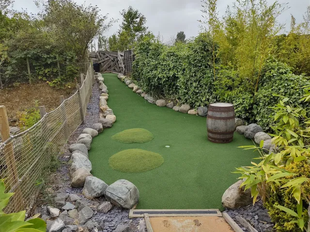 Adventure Crazy Golf