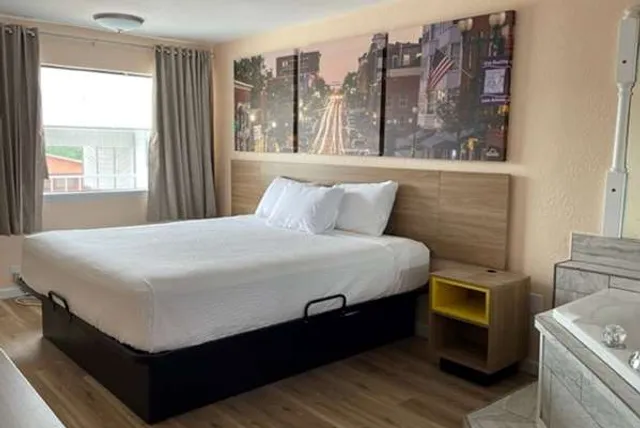 Days Inn by Wyndham Branson Near Theatre District