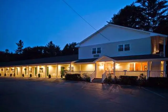 Golden Apple Inn
