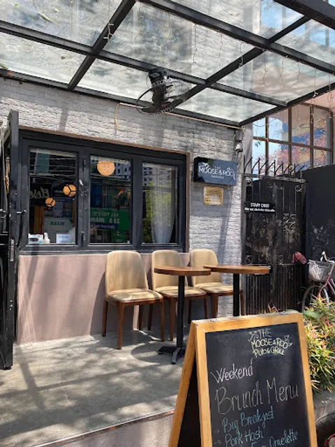 The Moose & Roo Pub and Grill