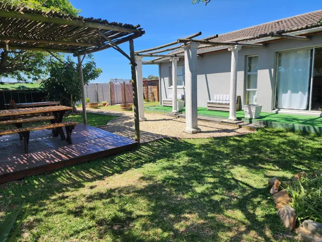 Pelican Accommodation Ottery