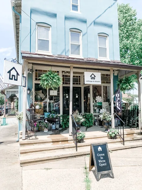 Cottage & Bloom