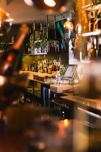 Nashira Brunch, Cocktail, Gastrobar & Shisha Lounge