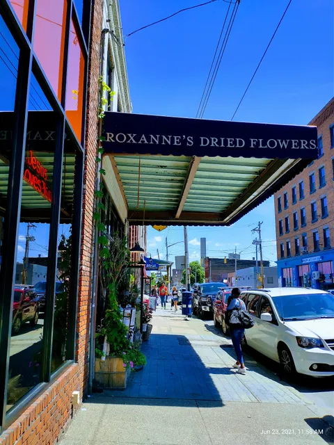 Roxanne's Dried Flowers