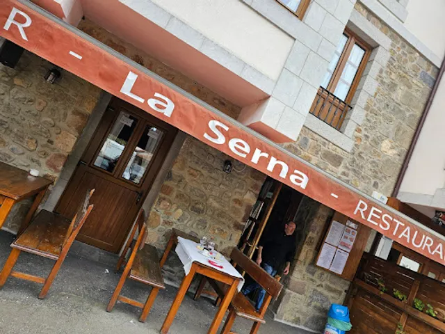 Restaurante- Pizzería La Serna