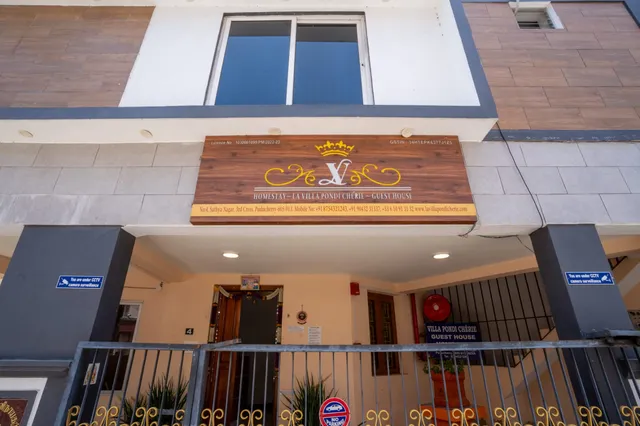 HOMESTAY HOTEL LA VILLA PONDI CHÉRIE GUESTHOUSE ROOMS