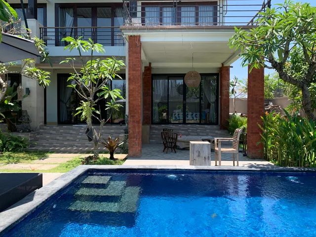 Temuku Keramas Beach Suite