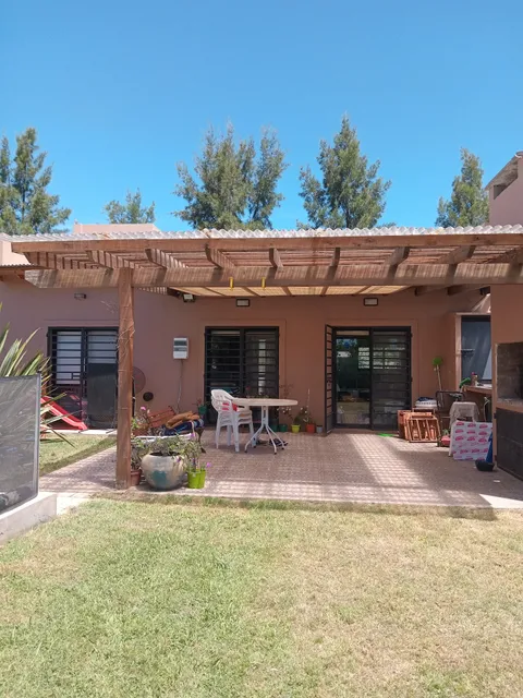 Rincón Joven I Cabañas y casas con pileta alojamientos/alquileres temporales San Miguel del Monte
