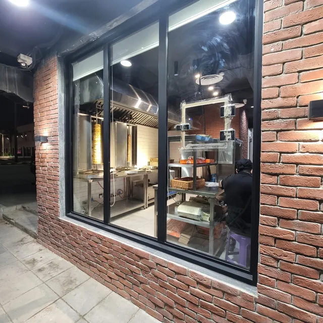 شاورما الشيف شاكر