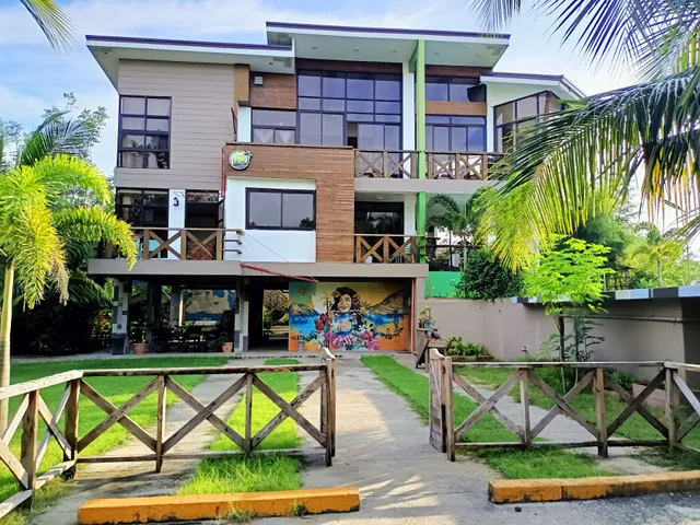 HOME -Heart of Mother Earth Resort