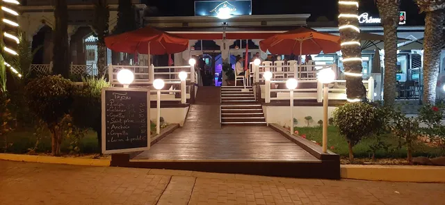 Le Monticule : Restaurant Bar