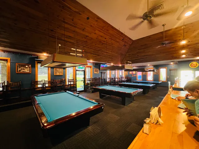 Country Retreat Family Billiards & Grill