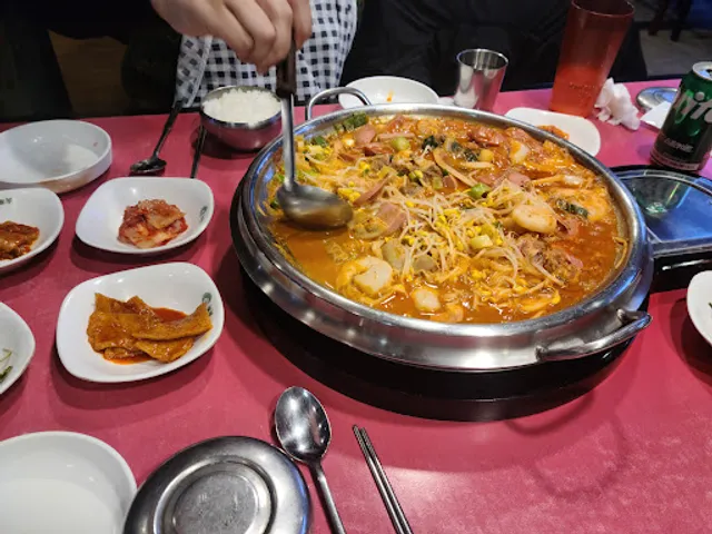 놀부보쌈부대찌개