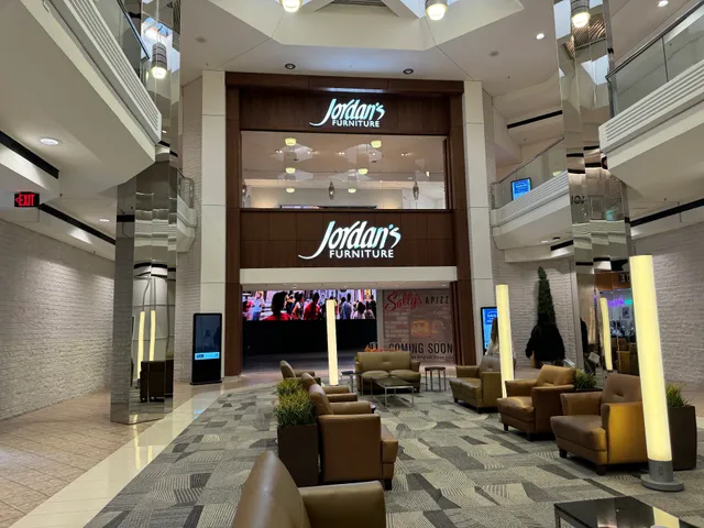 Jordan's Furniture Farmington, CT