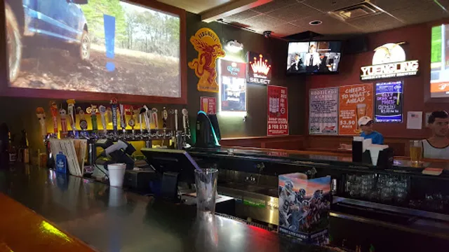 Eli's Sports Bar & Grill