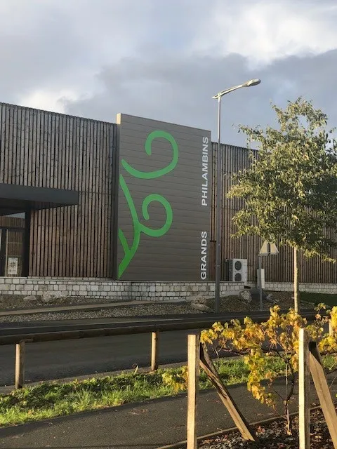 LES GRANDS PHILAMBINS