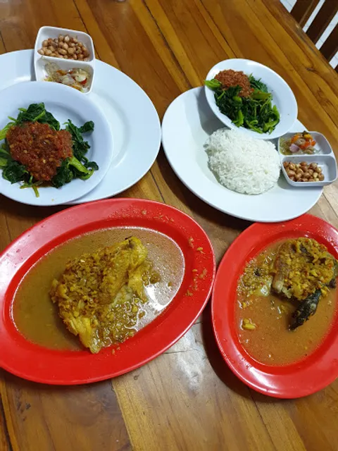 Nasi Campur Ayam Betutu Bu Raka