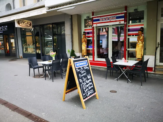 Chok Dee Thai Restaurant (ร้านอาหารไทย โชคดี)