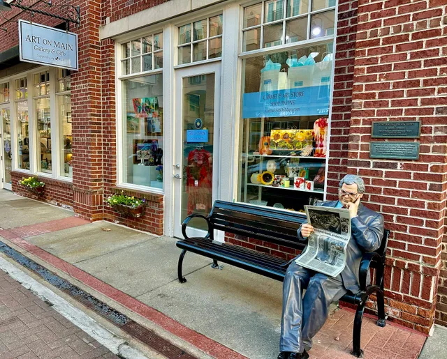 Art On Main Gallery And Gifts