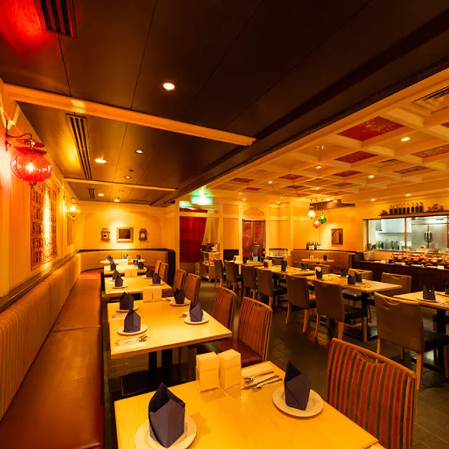 Indian mantra Sky Building shop (Yokohama)