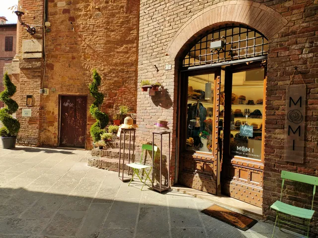 Momi Cappelli & Accessori Siena