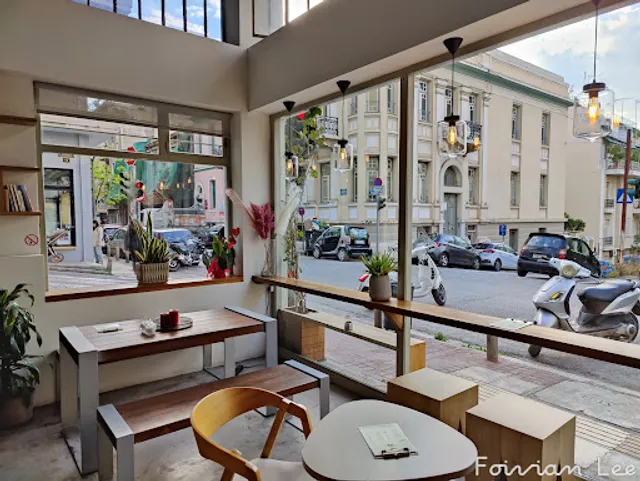 KALDI Καφεκοπτείο (Coffee grinder's and shop)