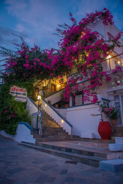 Fevro Hotel