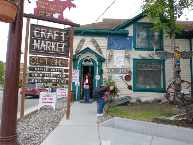Craft Market Gift Shop and Craft Supplies