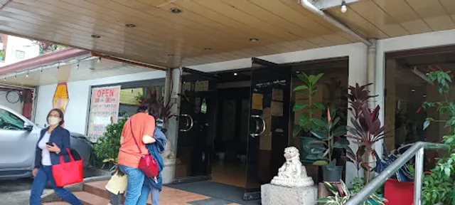 Rose Bowl Steakhouse and Restaurant