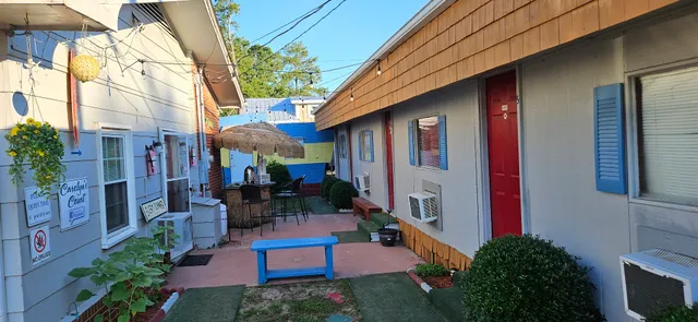 Carolyn's Court Motel