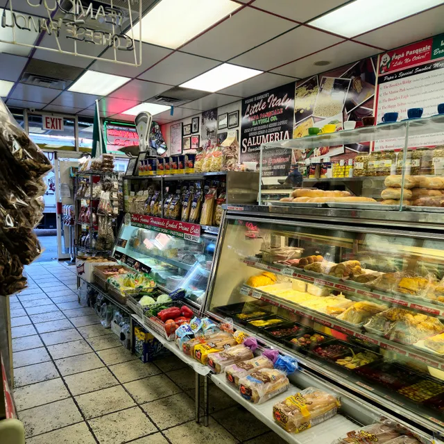 Papa Pasquale Ravioli & Salumeria