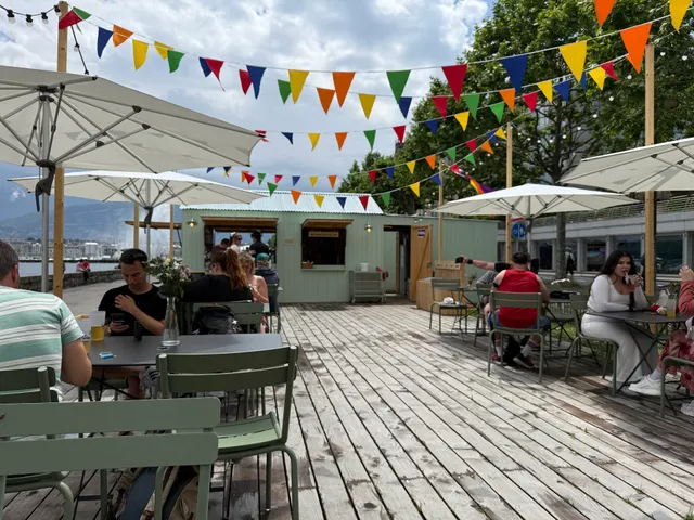 Trempette - Buvette estivale au Quai Wilson (Genève)