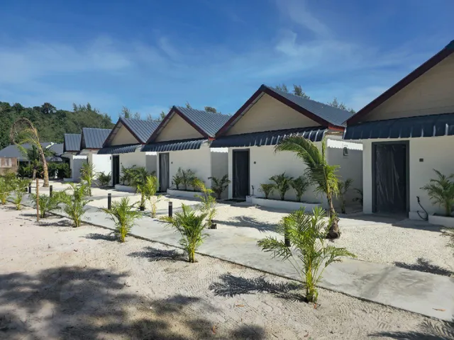 White Beach Long Set