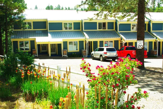 Spur Landing Real Estate & Lodging